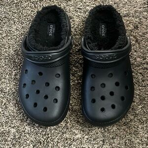 Fuzzy Crocs - Black- Mens 9/Womens 11